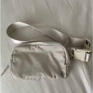 Lululemon Everywhere Belt Bag